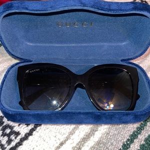 Women’s Gucci sunglasses